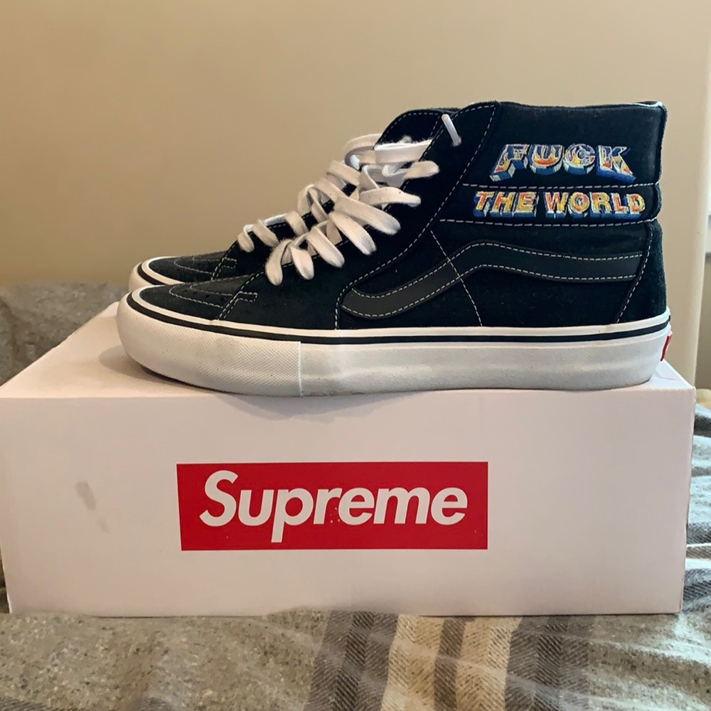 Sk8-Hi Supreme Vans “Fuck the World”.